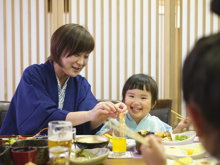 【大人2名につき子ども1名食事無料】お得な夏旅ファミリープラン〜特選和牛ロースステーキ会席〜