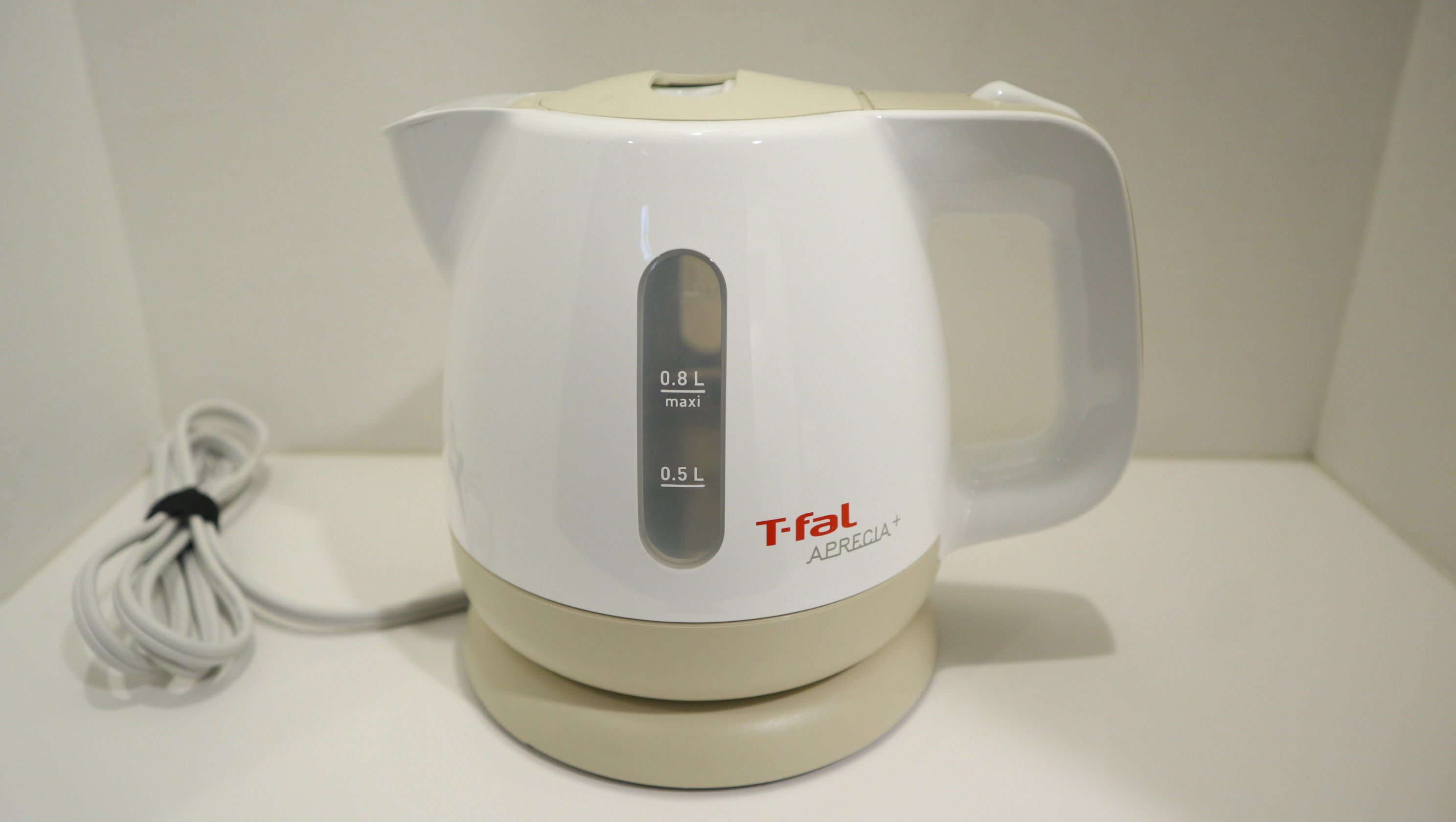 【全客室】電気ケトルを完備。