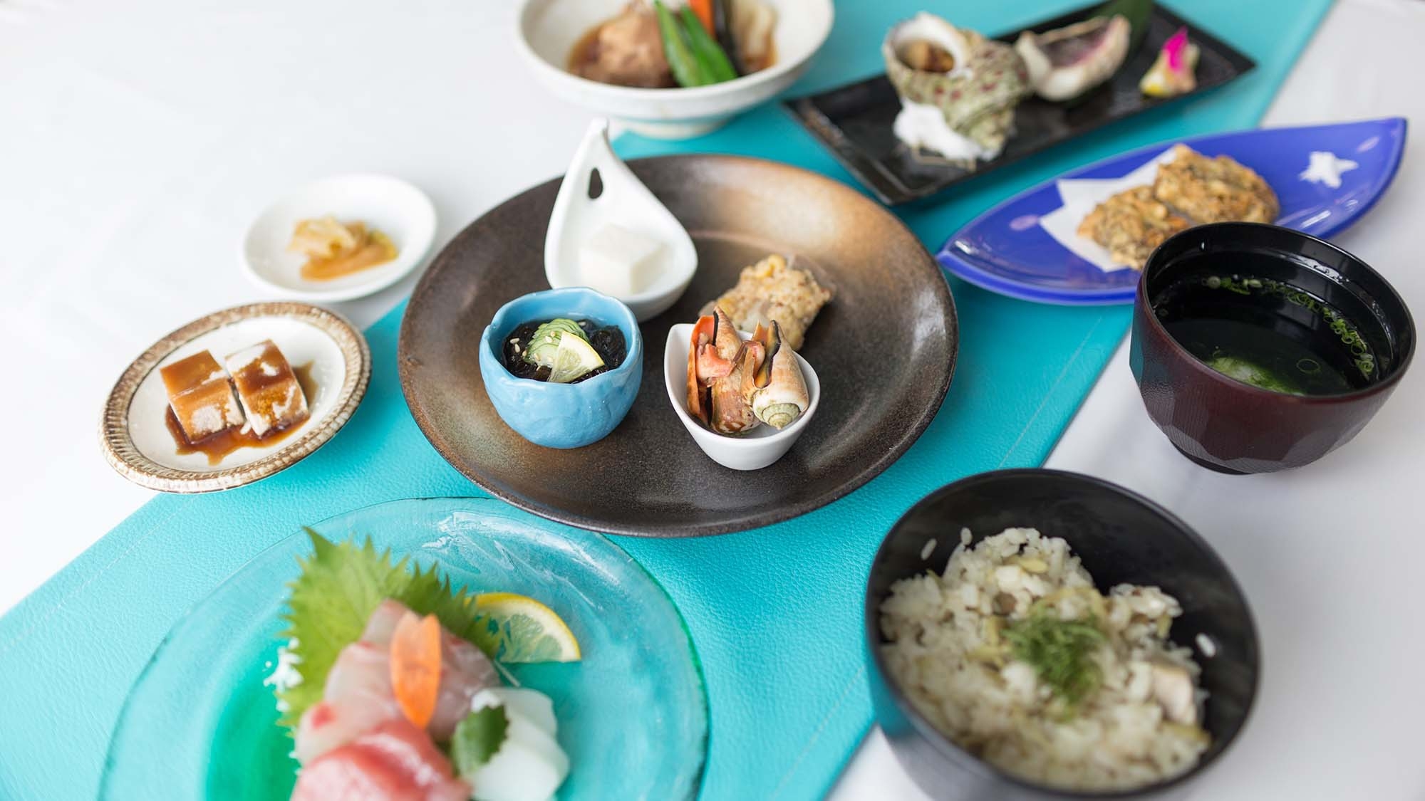 【２食付】島のごちそう懐石×朝は人気の焼きたてパンビュッフェ♪奄美の恵みを堪能