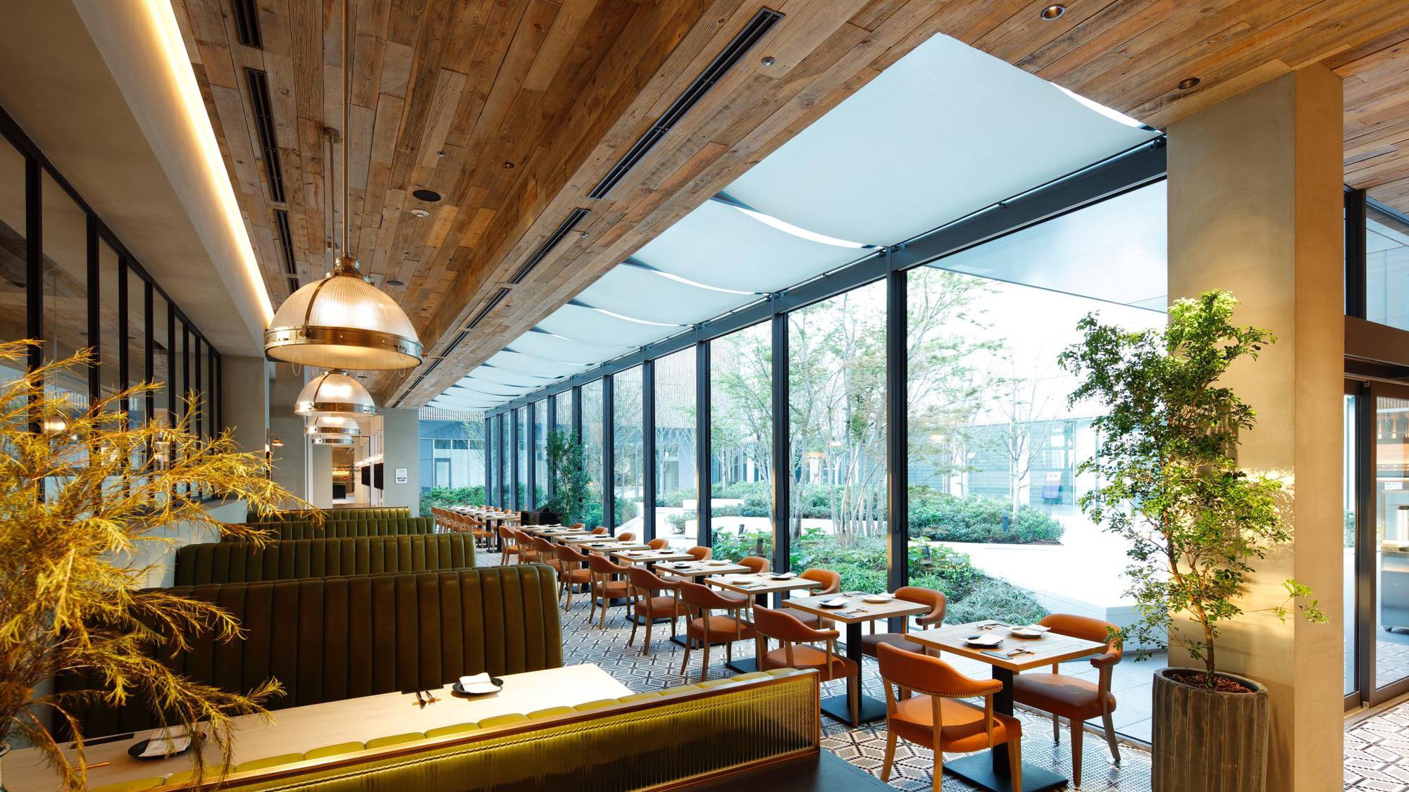 THE GATEHOUSE 店内