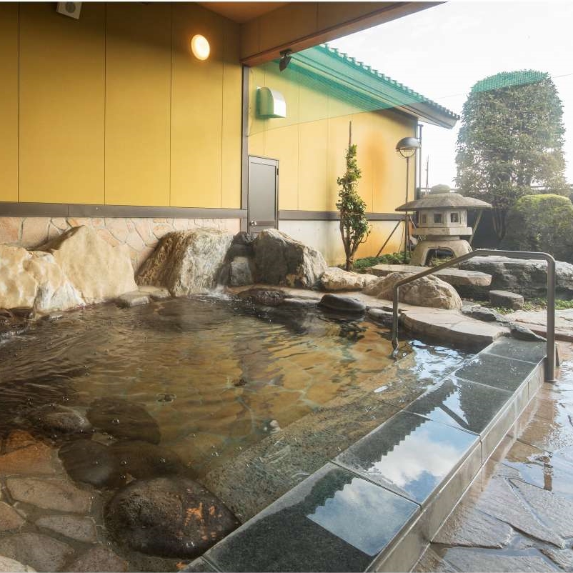 露天風呂は塩化物泉をお楽しみいただけます