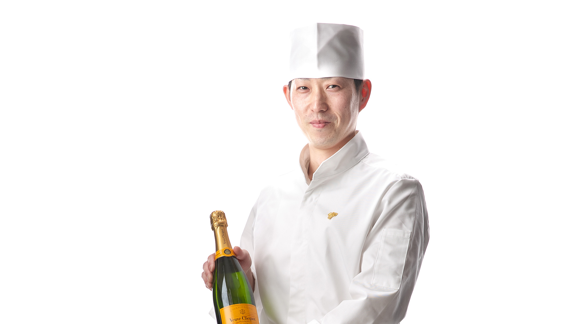  西村三省調理課長（JSA認定ソムリエ/利酒師）。茶の湯も習う