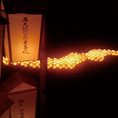 山代温泉：万灯会（毎年8月16日開催）