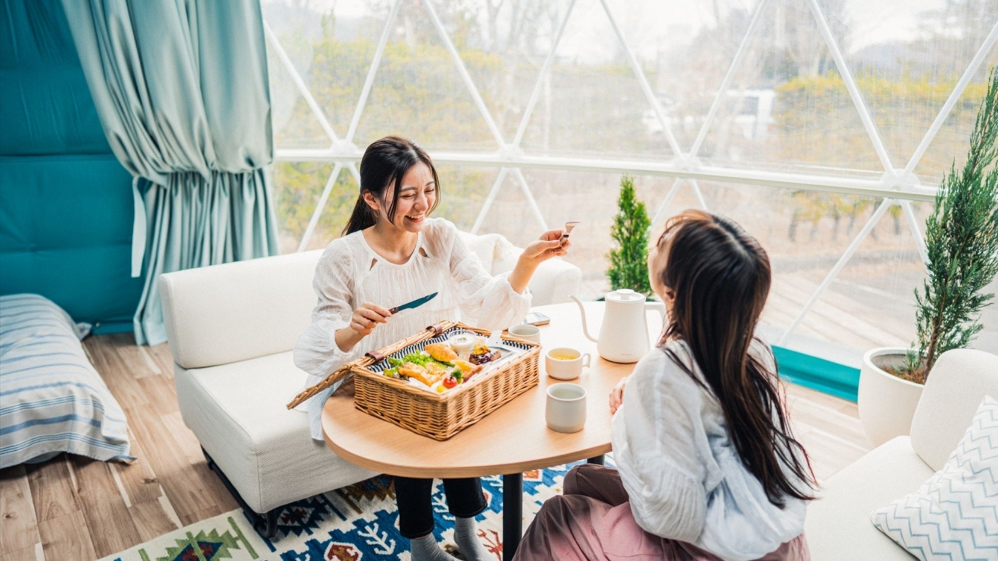 バスケットに入った可愛らしい朝食には、自慢の自家製フレンチトースト♪