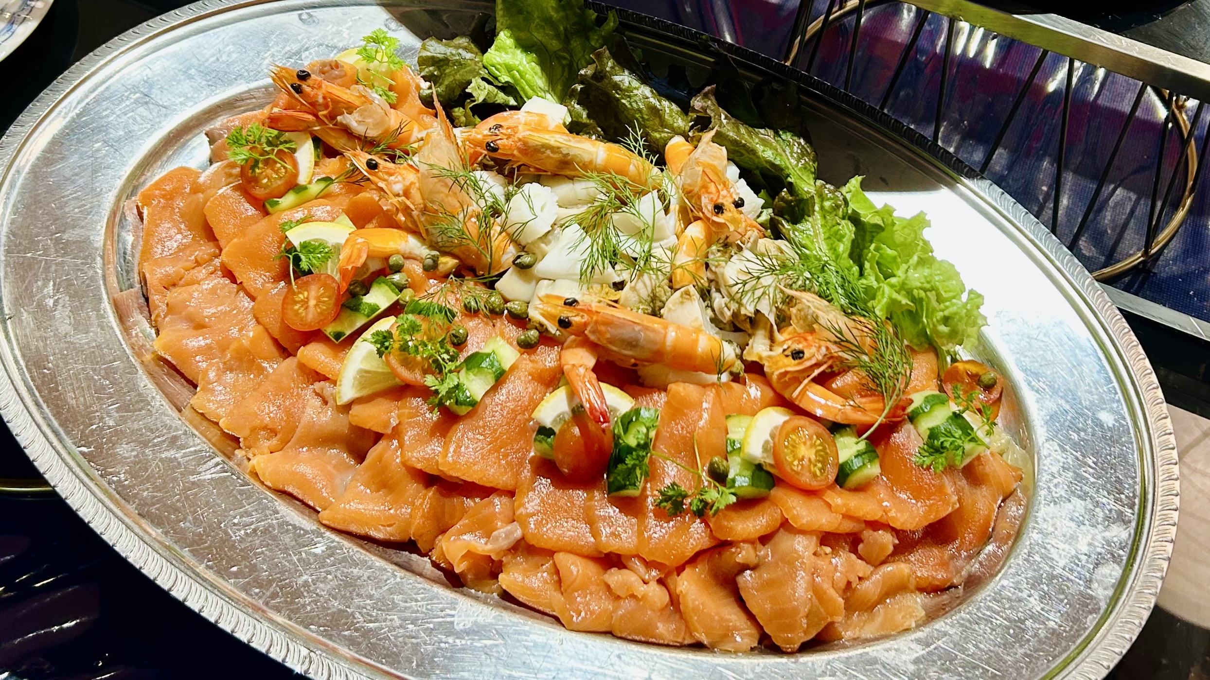 夕食ビュッフェ　スモークサーモン