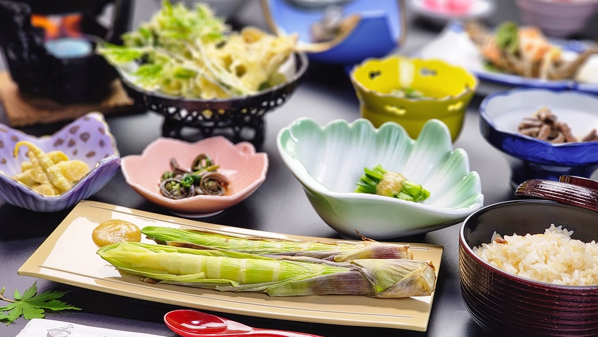 【伝統工芸体験プラン】「月山めのう」「月山和紙」「こけし絵付け」からお選びください〈1泊2食付〉