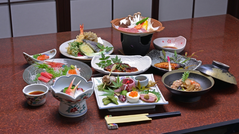 【お料理〜極〜】夕食グレードアップ！“海の幸”“山の幸”の旬を堪能する特別コース【2】＜2食付＞