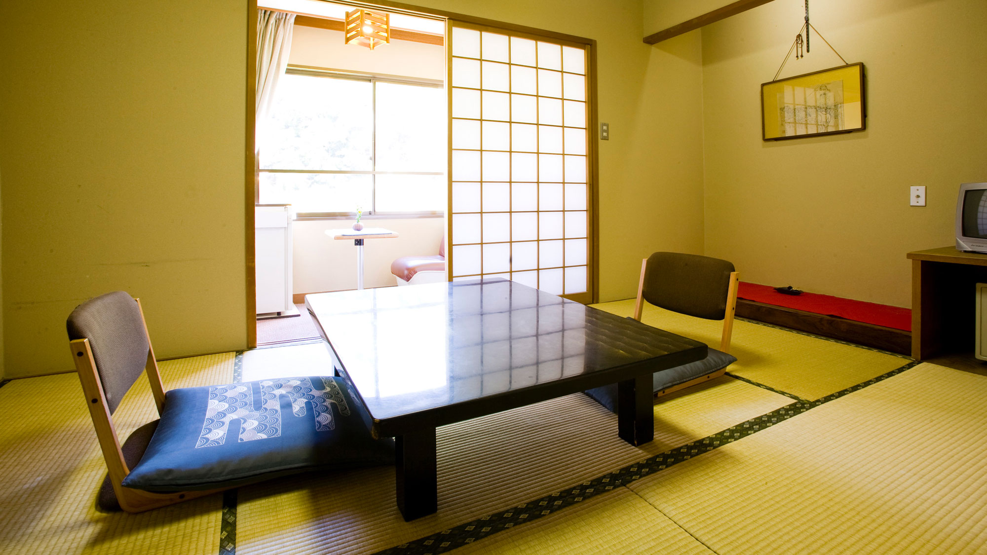 客室和室6畳（山側客室）