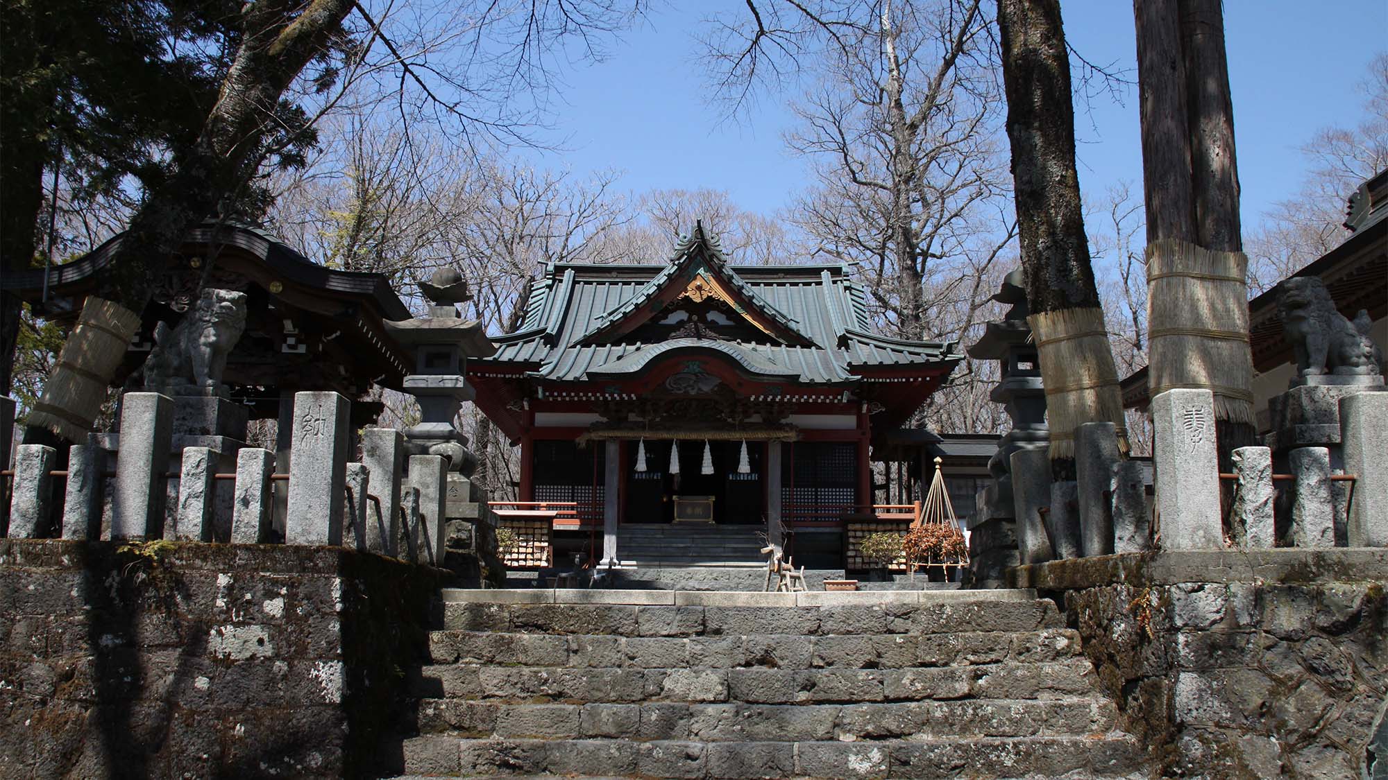 ○山中諏訪神社