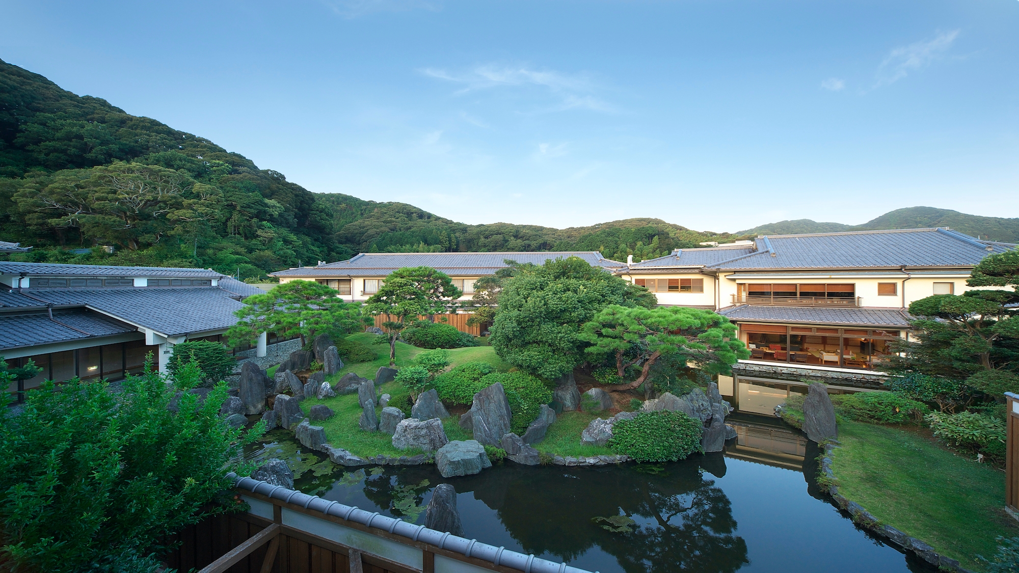 大地の彩　花月亭