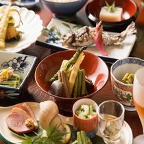 ◆◆1泊2食付き◆◆　国指定重要文化財日石寺不動明王のもと、天然山菜料理をお楽しみください